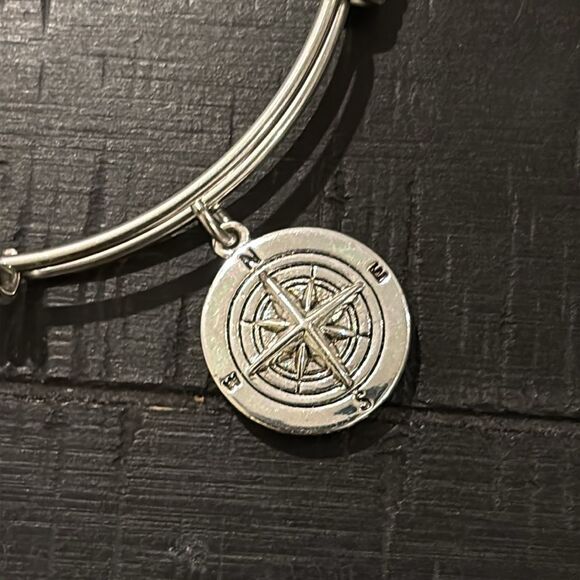 Unwritten YOLO Find Joy in the Journey Globe Travel Silver Charm Bracelet​ - Picture 4 of 6